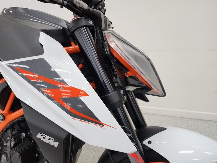 2018 Ktm 1290 SUPER DUKE R White