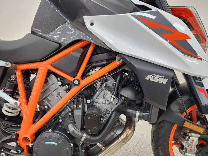 2018 Ktm 1290 SUPER DUKE R White