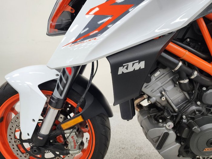 2018 Ktm 1290 SUPER DUKE R White
