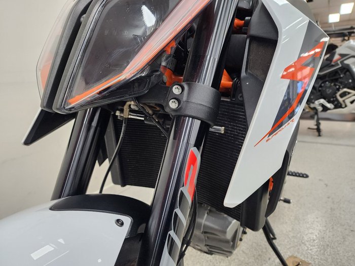 2018 Ktm 1290 SUPER DUKE R White
