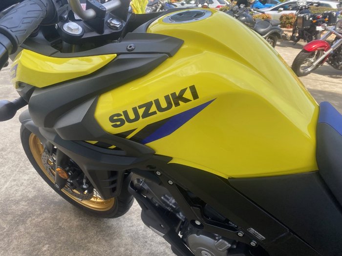 2024 Suzuki V-STROM 650XT (DL650XA) Yellow
