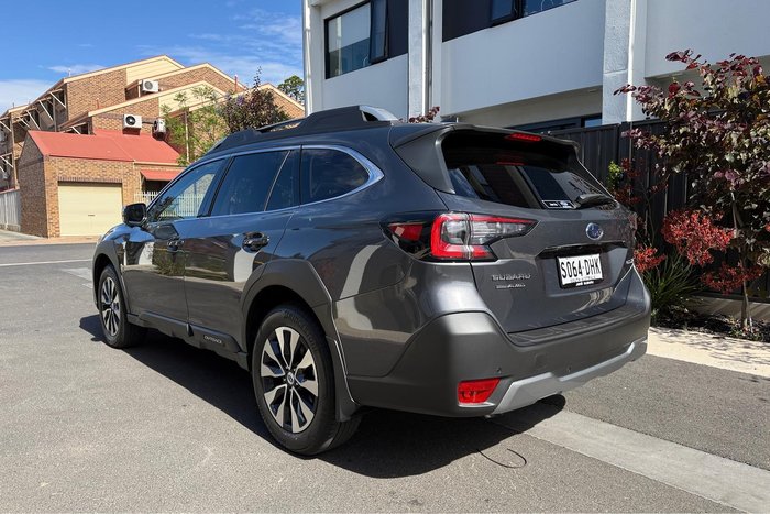 2025 Subaru Outback AWD Touring