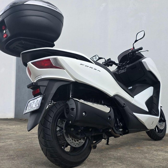 2017 Honda Forza 300 (NSS300) Forza White