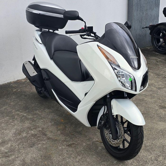 2017 Honda Forza 300 (NSS300) Forza White