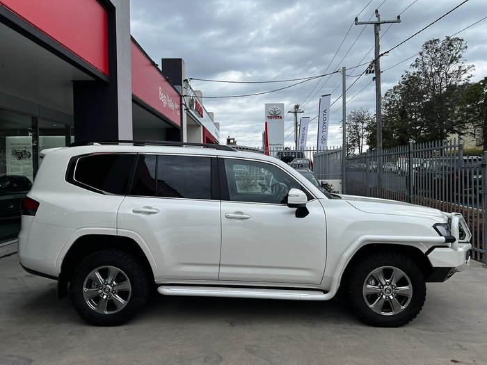 2023 Toyota Landcruiser VX