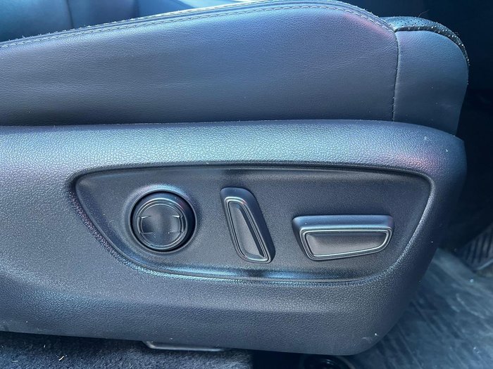 2023 Toyota Landcruiser VX