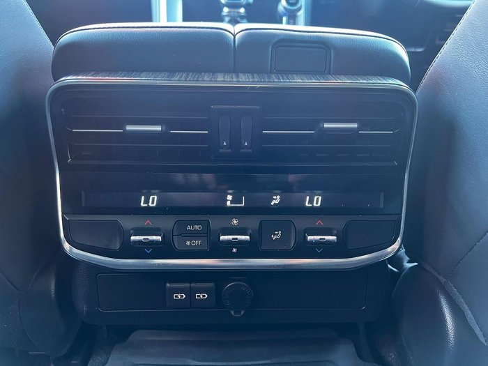 2023 Toyota Landcruiser VX