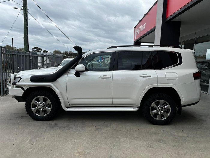 2023 Toyota Landcruiser VX