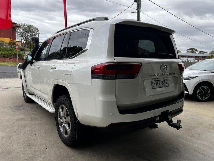 2023 Toyota Landcruiser VX