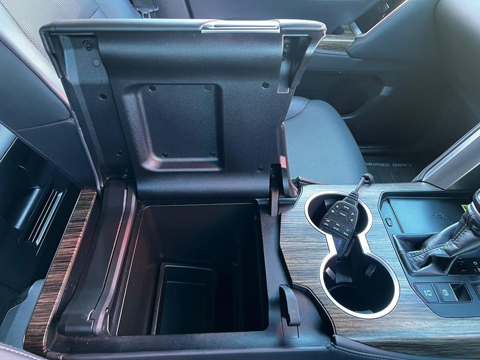 2023 Toyota Landcruiser VX