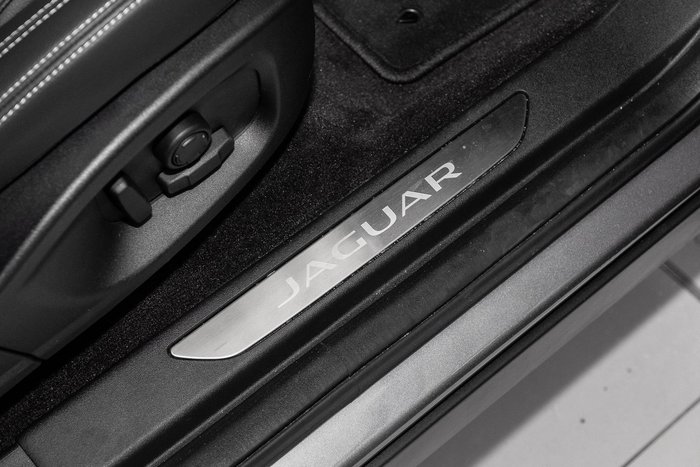 2024 Jaguar E-PACE P250 R-Dynamic SE