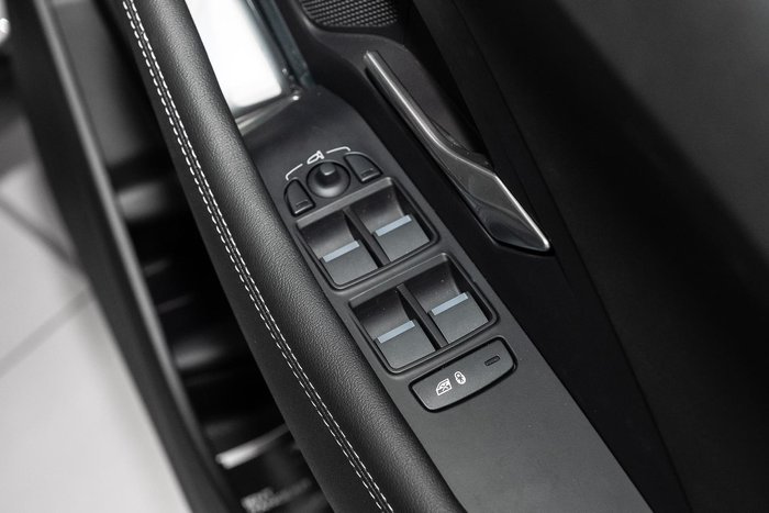 2024 Jaguar E-PACE P250 R-Dynamic SE