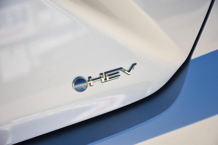 2024 Toyota Camry Ascent AXVH80R SILVER