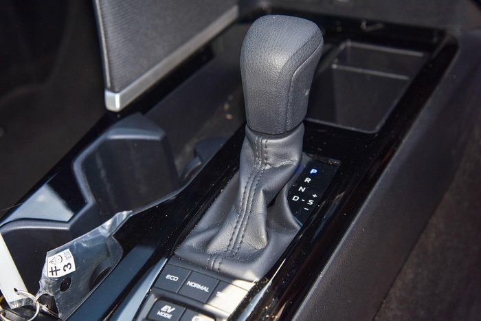 2024 Toyota Camry Ascent AXVH80R SILVER