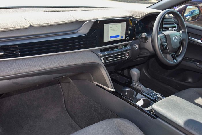 2024 Toyota Camry Ascent AXVH80R SILVER