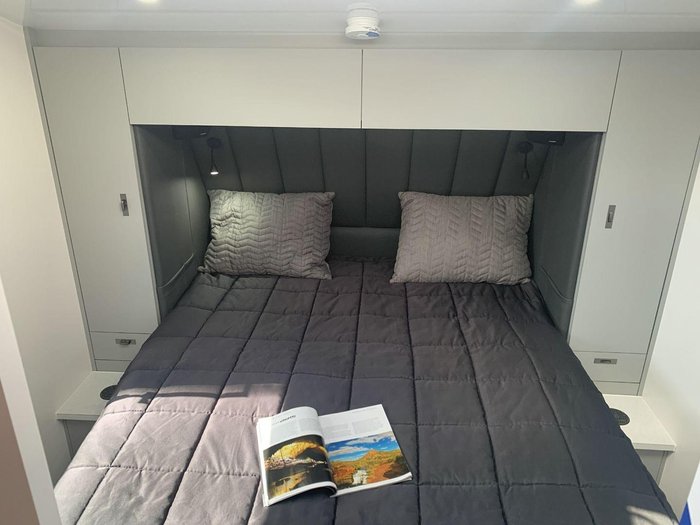 2025 Lotus Caravans Freelander Fr22cl 22'