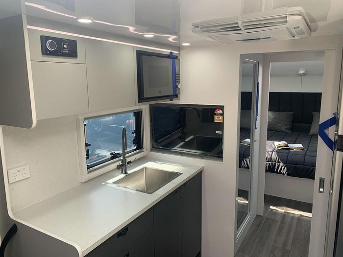 2025 Lotus Caravans Freelander Fr22cl 22'