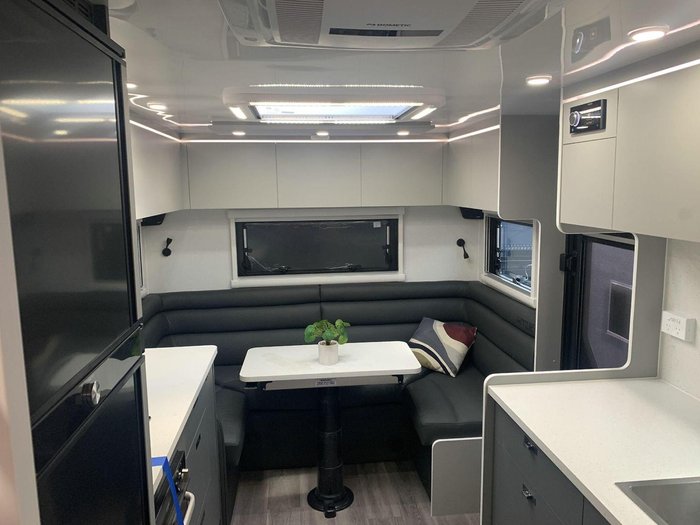 2025 Lotus Caravans Freelander Fr22cl 22'