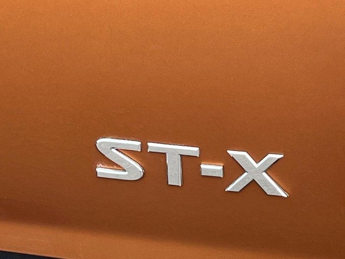 2018 Nissan Navara ST-X