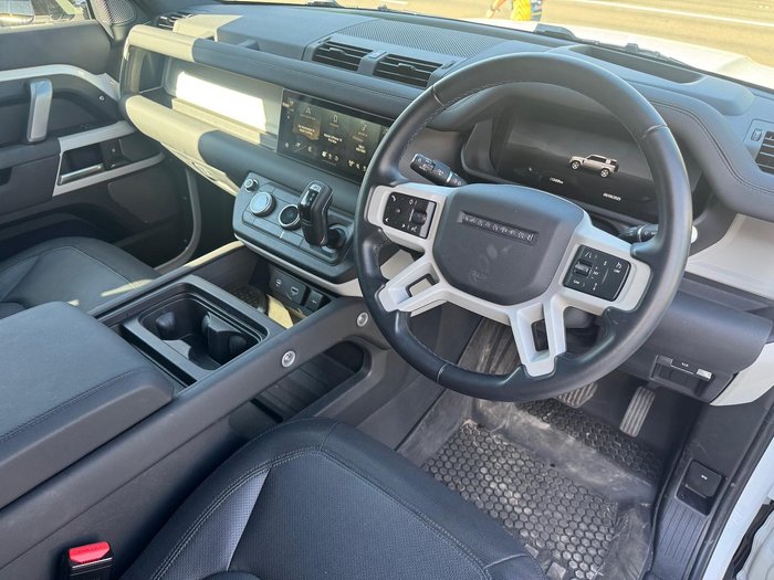2023 Land Rover Defender 110 D300 X-Dynamic SE L663 MY24 AWD Fuji White