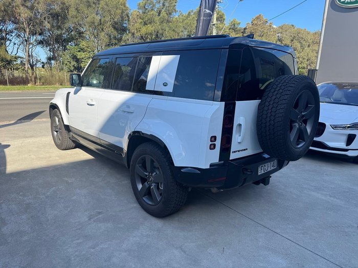 2023 Land Rover Defender 110 D300 X-Dynamic SE L663 MY24 AWD Fuji White