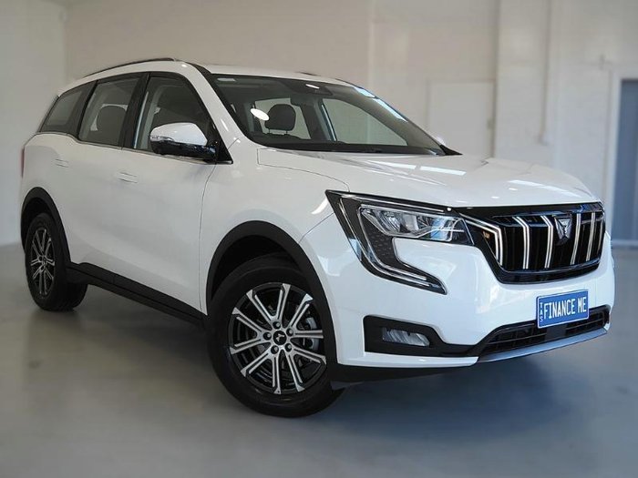 2025 Mahindra XUV700