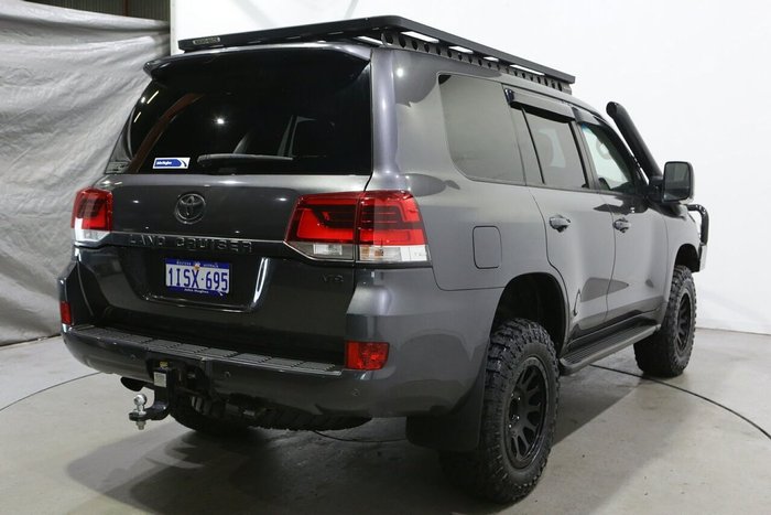 2021 Toyota Landcruiser VX