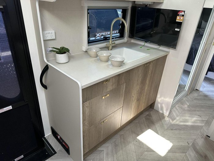 2025 Lotus Caravans Freelander 239Cl 23'9