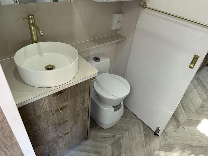 2025 Lotus Caravans Freelander 239Cl 23'9