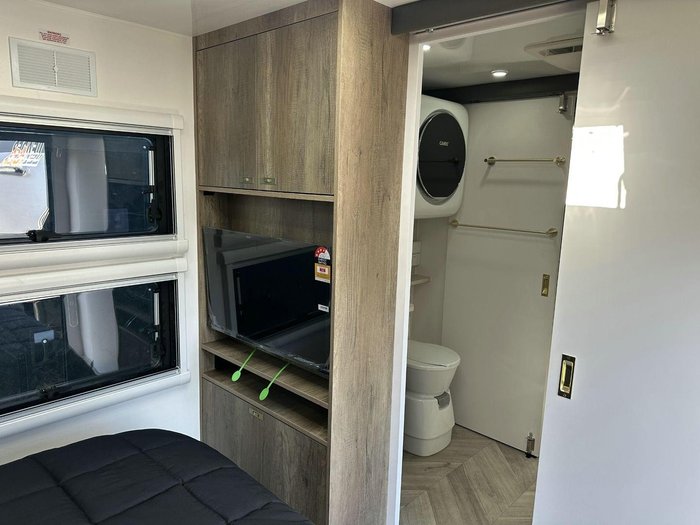 2025 Lotus Caravans Freelander 239Cl 23'9