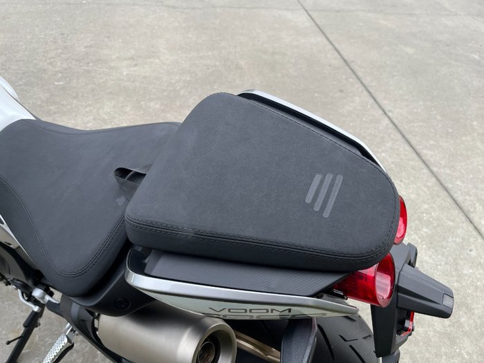 2025 CFMOTO 2025 CF MOTO 500CC 500SR VOOM ABS NEBULA WHITE