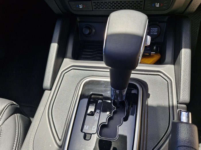 2025 KGM Musso Ultimate Q261 MY26 4X4 Dual Range Grand White