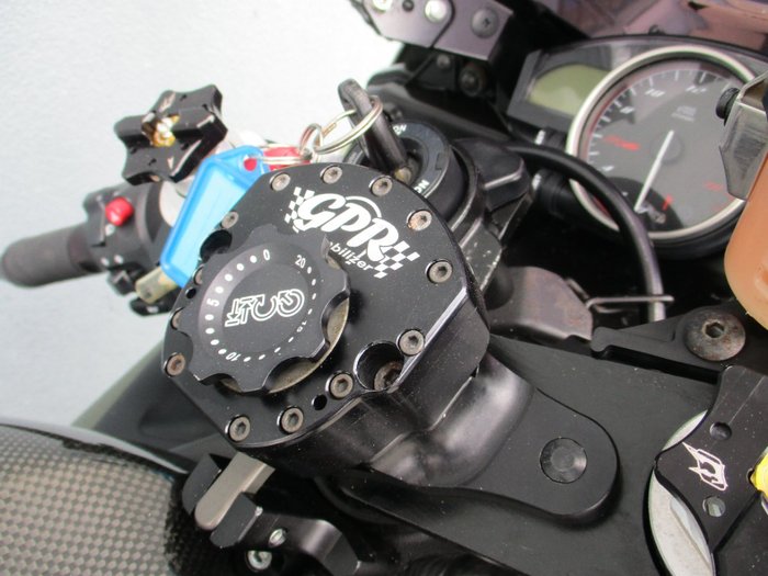 2010 Yamaha YZF-R6 GREEN