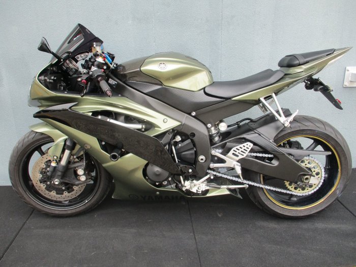 2010 Yamaha YZF-R6 GREEN