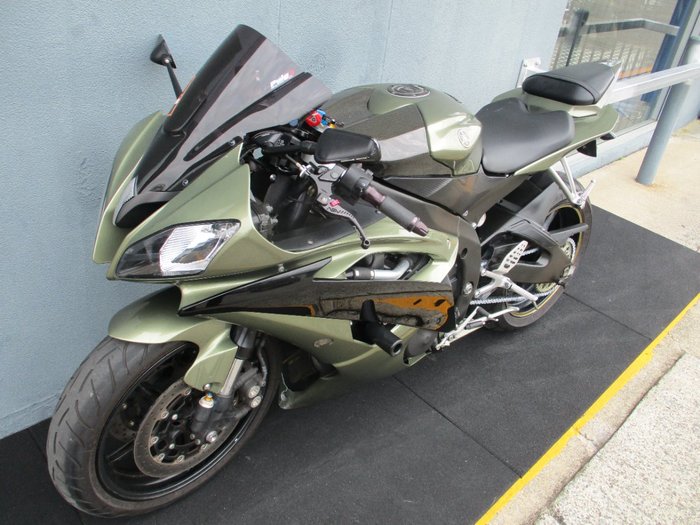 2010 Yamaha YZF-R6 GREEN