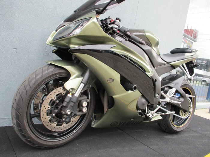 2010 Yamaha YZF-R6 GREEN
