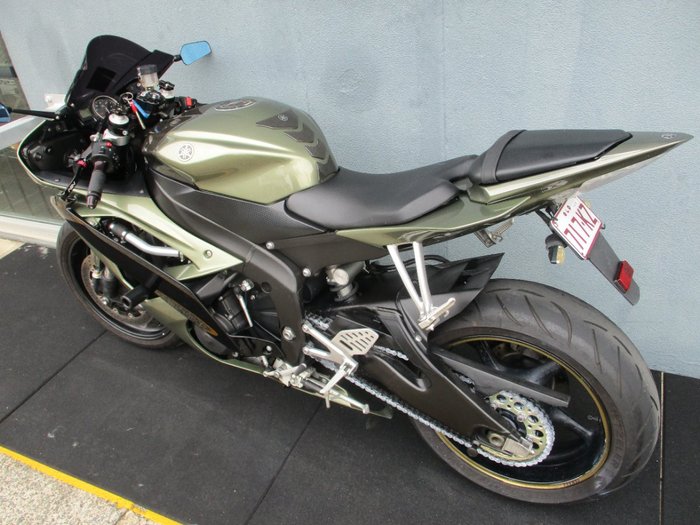 2010 Yamaha YZF-R6 GREEN