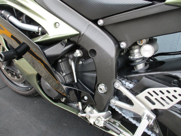 2010 Yamaha YZF-R6 GREEN