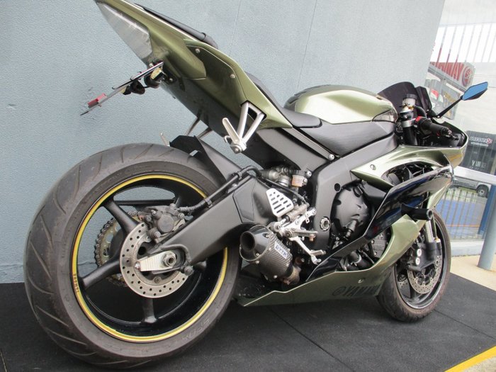 2010 Yamaha YZF-R6 GREEN