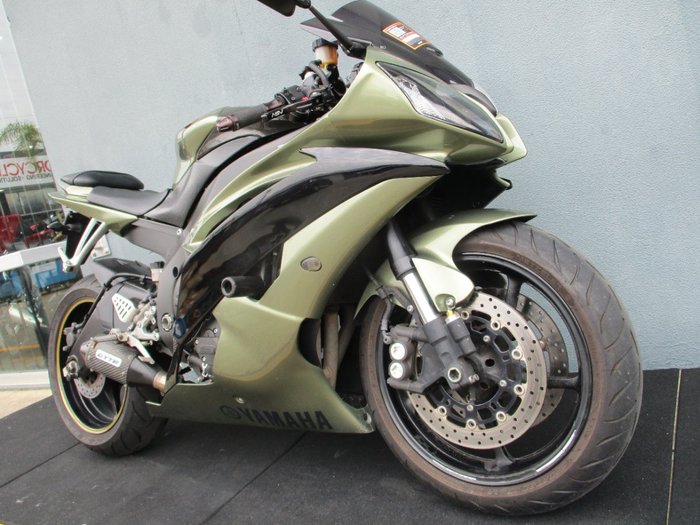 2010 Yamaha YZF-R6 GREEN