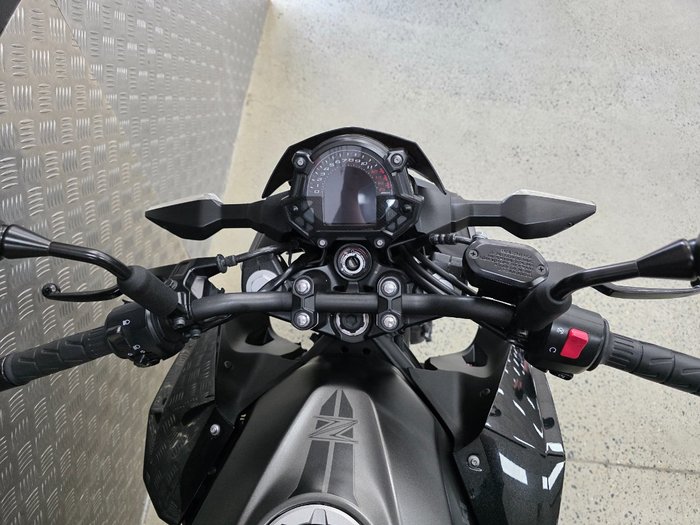 2023 Kawasaki Z400 BLACK