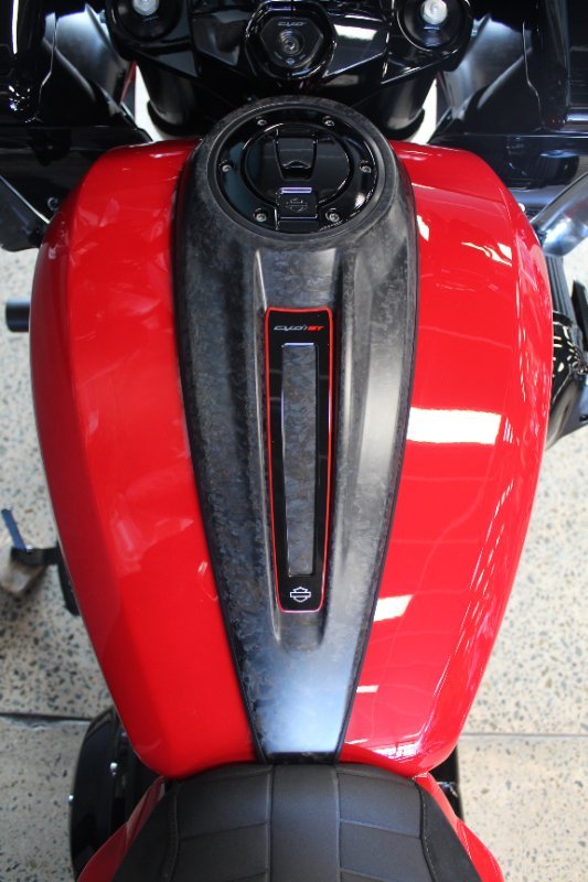 2025 Harley-davidson FLTRXSTSE CVO RD GLIDE ST 121 RED