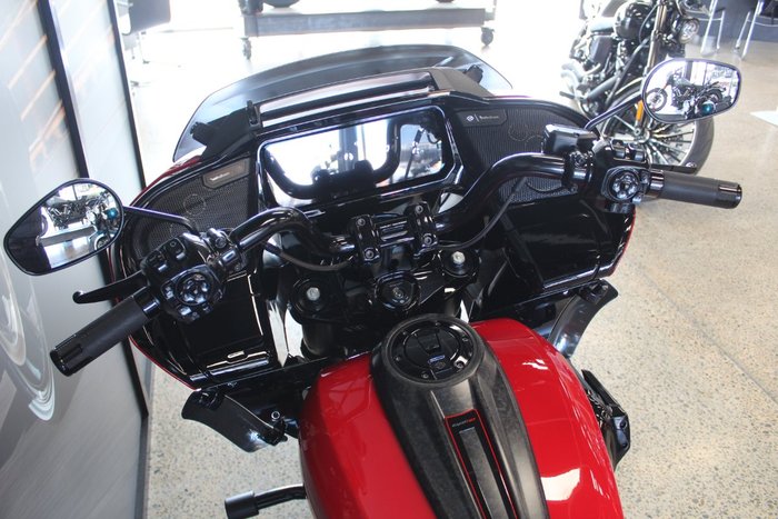 2025 Harley-davidson FLTRXSTSE CVO RD GLIDE ST 121 RED