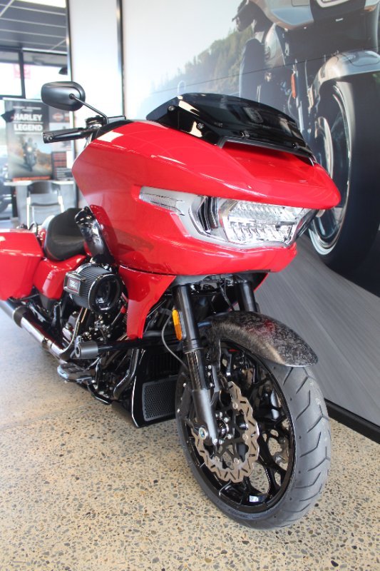 2025 Harley-davidson FLTRXSTSE CVO RD GLIDE ST 121 RED