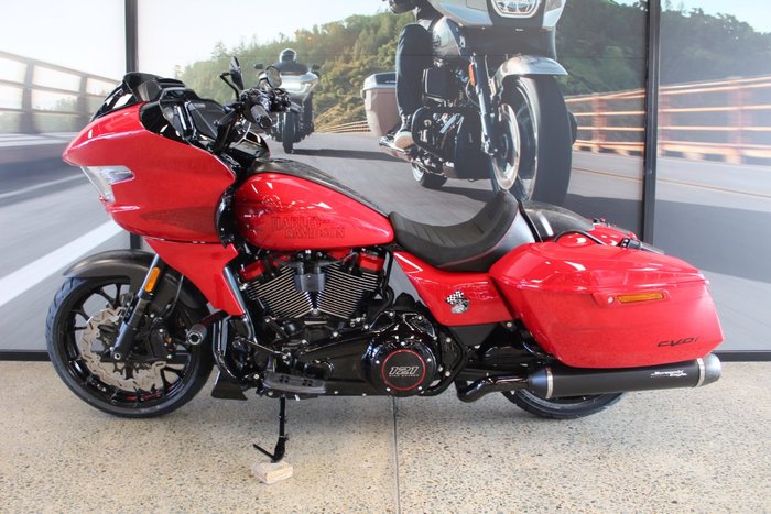 2025 Harley-davidson FLTRXSTSE CVO RD GLIDE ST 121 RED