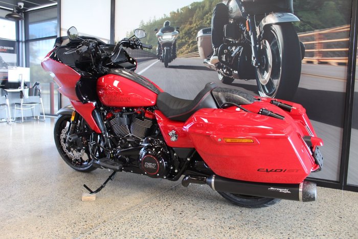 2025 Harley-davidson FLTRXSTSE CVO RD GLIDE ST 121 RED