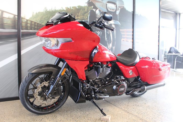 2025 Harley-davidson FLTRXSTSE CVO RD GLIDE ST 121 RED