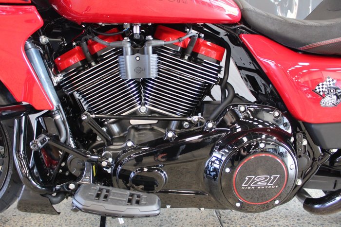 2025 Harley-davidson FLTRXSTSE CVO RD GLIDE ST 121 RED