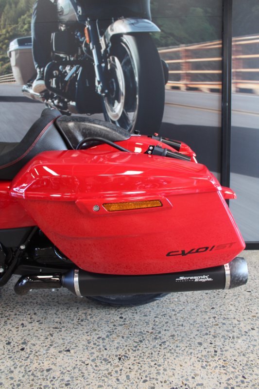 2025 Harley-davidson FLTRXSTSE CVO RD GLIDE ST 121 RED