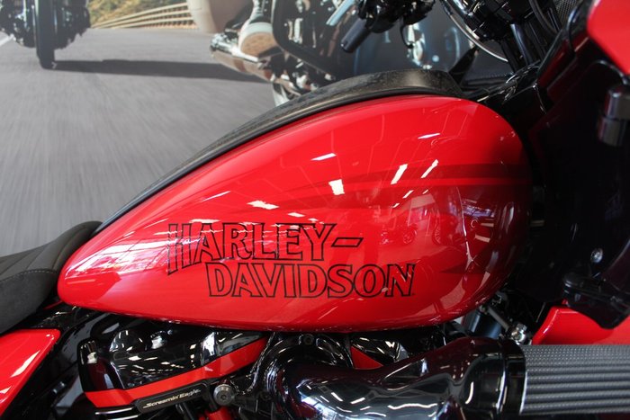 2025 Harley-davidson FLTRXSTSE CVO RD GLIDE ST 121 RED